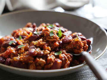 フライパンに材料をどんどん入れるだけ！作り置きしとくとなにかと便利！チリコンカンのレシピ