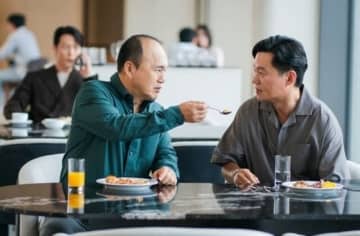 イ・ソジン＆キム・グァンギュ、同性カップル役に挑戦！？新ドラマ「ダイナマイト・キス」にカメオ出演（動画あり）