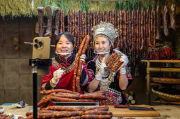 中国の通販セール「双11」、関連企業の業務がピークに