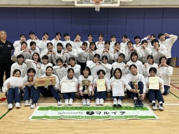 兵庫インカレで 神戸親和大学女子バレーボール部が8年連続12回目の優勝を飾りました。