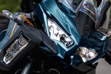 カワサキ「VERSYS 1100 SE」が新色で登場　快適ツーリング装備満載
