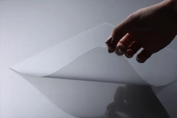 ソフトバンク、5Gミリ波を透明な“反射フィルム”で誘導する技術