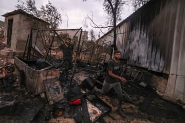 イスラエル人入植者が集団で農地を襲撃、放火も　ヨルダン川西岸