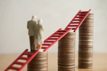 「月15万円の年金だけで暮らせる」と言い張る父。持ち家や車は手放す予定とのこと…このまま老後を迎えて大丈夫？ 今できる対策を解説