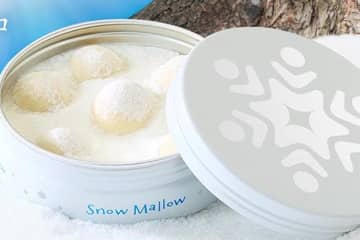 ショコラ×マシュマロのカンロ新作スイーツ「スノーマロウ」粉雪ショコラに埋もれる“とろける雪玉”