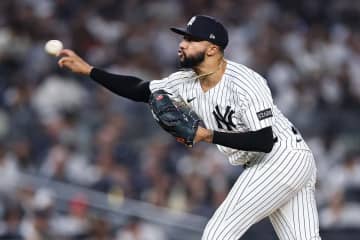 【MLB】ロバーツ監督に新たな悩みの種？　ドジャース獲得候補に“守護神失格”の魔球使い「投球内容は依然高水準」も……