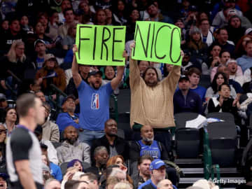 ニコ・ハリソン解雇の黒幕？…「レイカーズジャージを着た謎の青年」に注目が集まる