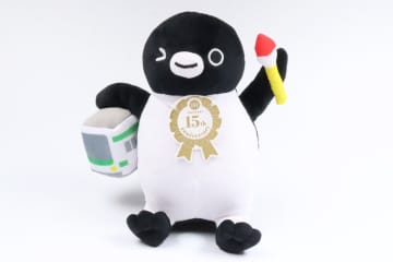 Suicaのペンギン、どアップの名刺ケースやぬいぐるみ発売。TRAINIARTの15周年で