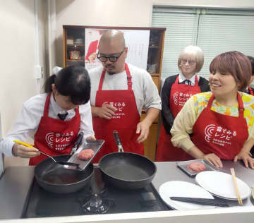 味の素 音でみるレシピを活用 盲学校に初の料理クラブ設立