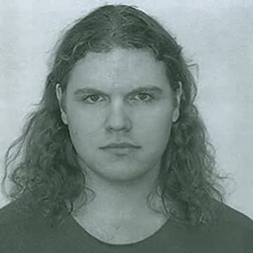 性犯罪の逮捕状発効当日に拉致を装い失踪した男、13年を経て逮捕　米