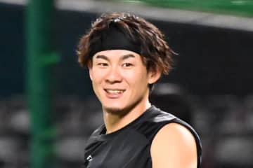 【ソフトバンク】牧原大成にプロ１５年目で初のＧグラブ賞「ずっと欲しかった」　周東佑京は２年連続