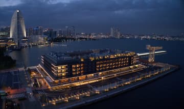 【横浜の風物詩を特等席で！】インターコンチネンタル Pier 8で迎える新春！「除夜の汽笛」乾杯＆屋上初日の出の2泊3日贅沢ステイ！