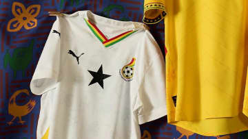 日本と対戦！ガーナ代表、2つの“最新ユニフォーム”は独特「民族記号」デザイン