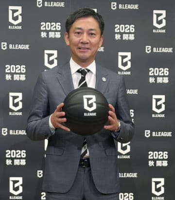 バスケ暴言や差別発言の抑止へ　Bリーグ審判員が集音マイク装着