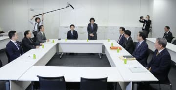 金融所得把握徹底し保険料増へ　政府与党、高齢者支払い改定議論