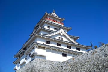 【唐津城が酒宴の舞台に】地酒「太閤」飲み比べ＆特製弁当を堪能！唐津焼の猪口付き「太閤の宴」11月22日・23日開催！