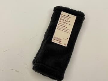 家でも外でも大活躍！“つけたまま使える”無印のハンドウォーマーが優秀すぎる