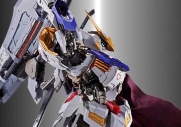 その双剣とマントは何？！新たな装備を携えた「METAL BUILD ガンダムバルバトス（仮）」発表