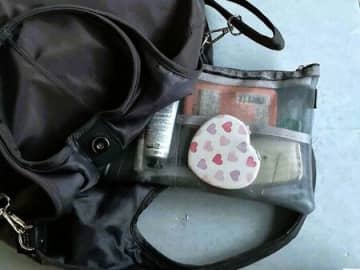 100均リメイク！ペタンコポーチからの、ポケットたっぷり自分サイズポーチに！