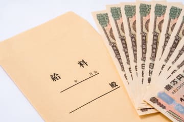年金をもらいながら、スキマバイトで月3〜4万円ほど稼ぎました。収入があることは、年金額に影響しますか？