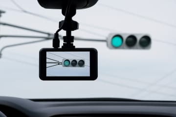 ドラレコの映像を見たら光っていたはずの信号が消えていた。なぜ？