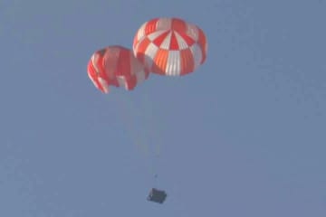 インド、宇宙船「ガガンヤーン」のパラシュートを試験–2027年に打ち上げ予定