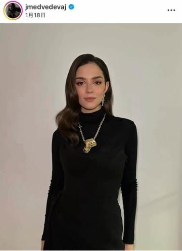 「ロシアの妖精」メドベージェワ25歳、イケメンダンサーと涙の婚約　顔寄せ合い、何度もキス...情熱的