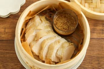 塩こうじ＆せいろでしっとり仕上げ♪「鶏むね肉のせいろ蒸し」レシピ