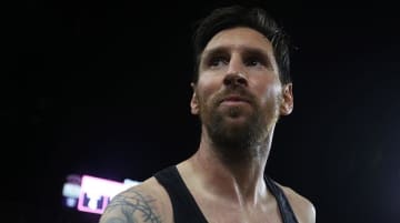 「いつか戻りたい…」メッシが新カンプ・ノウに凱旋！古巣バルセロナへの想いをつづる