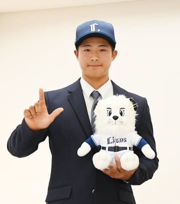 ドラフト5位指名、山村学園高の横田内野手と入団合意　埼玉西武　源田を意識し「技術を吸収して、守備力向上につなげたい」