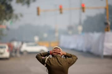 インド政府、車爆発は「テロ」　医師らが同時多発計画か