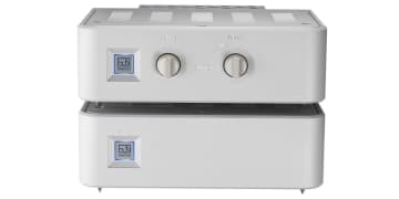 ファンダメンタル、新アンプ「ZEROシリーズ」始動。第1弾は2筐体式プリメイン「aina」