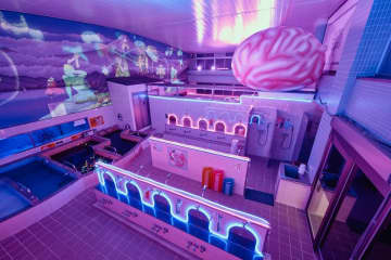 11月26日(水)から12月7日(日)、大田区蒲田「女塚温泉 改正湯」にて開催！「脳汁銭湯2025」コンテンツ公開！「サイバーおかん with 電脳会館」「ギャル電」「マニアなツアー」「なぞのデザイナー」らクセつよクリエイター陣とのコラボレーションでパワーアップした独創的体験をお届け！