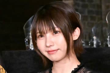 えなこ、衣装隠す加工にネット衝撃「斬新」「すごいキラキラ！」「その生え際は!?」「ラスボス…？」