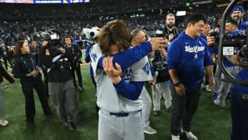 「なんて綺麗な涙」山本由伸が男泣き…！　球団カメラマンが捉えた感動の一枚に「本当に良い瞬間」とファンも涙