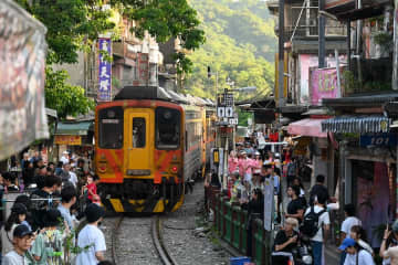 台湾・平渓線、豪雨災害で2026年1月末まで運休　ランタン上げの街・十分へのアクセス路線