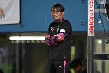 横浜FCの三浦文丈監督が今季限りで退任　J1残留ならず…クラブが公式発表「非常に悔しい」