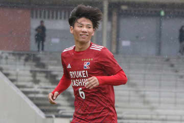 J内定の逸材レフティー「勝たせないと」　大一番でスーパーミドル…全国で「知ってもらえるような」