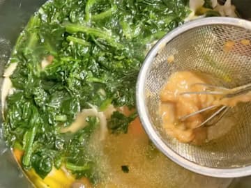 子供が「初めての味！」と感動　味噌汁にちょい足しした『意外な調味料』が？