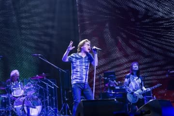 甲斐バンド、デビュー50周年を飾る“100万$ナイト at 日本武道館”のライヴ・レポート到着