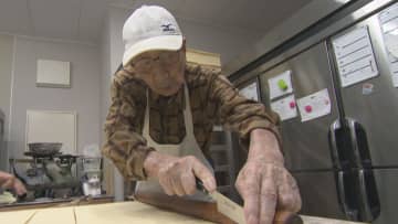 亡き妻への思いを胸に再起…93歳の現役パティシエが今日も焼き続けるアップルパイ「死ぬまで動きたい」