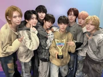 AHOF「SHOW CHAMPION」で1位を獲得！音楽番組で2冠達成“残りの活動も最善を尽くす”