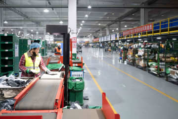 中国「双11」、宅配便139億件に　過去最高