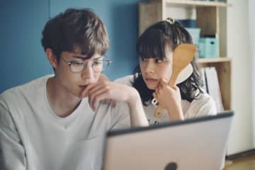 「ラストシーンで号泣」「リアルすぎて刺さる」愛してるのに大好きなのに、変わっていく夫婦の15年を凝縮『佐藤さんと佐藤さん』特別映像