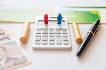 父の遺産を兄「3000万円」と弟の私「2000万円」で相続しました。一人あたりの相続額は基礎控除の範囲内なので、税金はかかりませんよね？