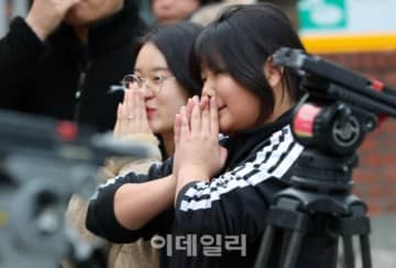 「あ、遅れた！」…パトカーによる受験生の支援134件＝大学修学能力試験