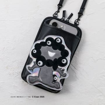 「黒ミャクミャク」スマホポシェットが12月に発売！　予約注文スタート
