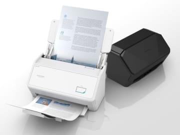 PFU、毎分45枚スキャンの「ScanSnap iX2400」。USB専用のコスト重視モデル