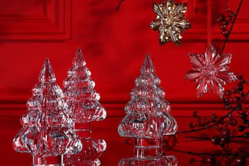 Baccarat クリスタルベル オーナメント バカラの25年クリスマス、“クリスタル輝く”オーナメント＆新年を祝う