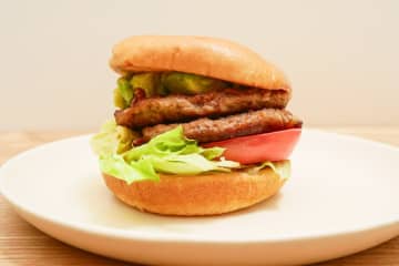 モス、黒毛和牛に隠れた“新作バーガー”が濃厚すぎ　「アボカド欲」が満たされる